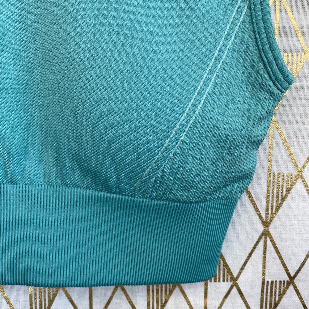 Gym Shark Ultra Seamless Teal Sports Bra - Picture 6 of 11